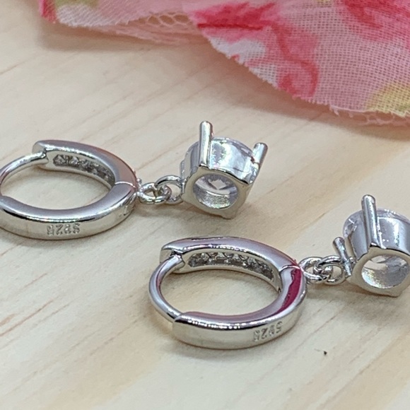 🌟 Sterling Silver 925 CZ Huggie Hoop Earrings - Picture 3 of 3